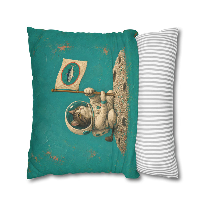 One Small Step – Whimsical Wall Art with an Astronaut Cat and a Flag – Pillow / Cover