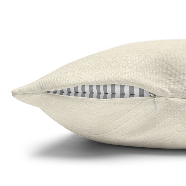 The Pardoned – Turkey Art with a Tiny Medal and Deep Relaxation – Pillow / Cover