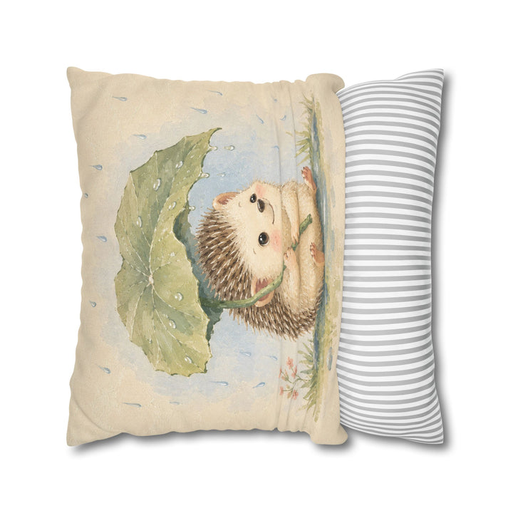 Woodland Small: Hedgehog – Woodland Nursery Art with a Leaf Umbrella in Rain – Pillow / Cover