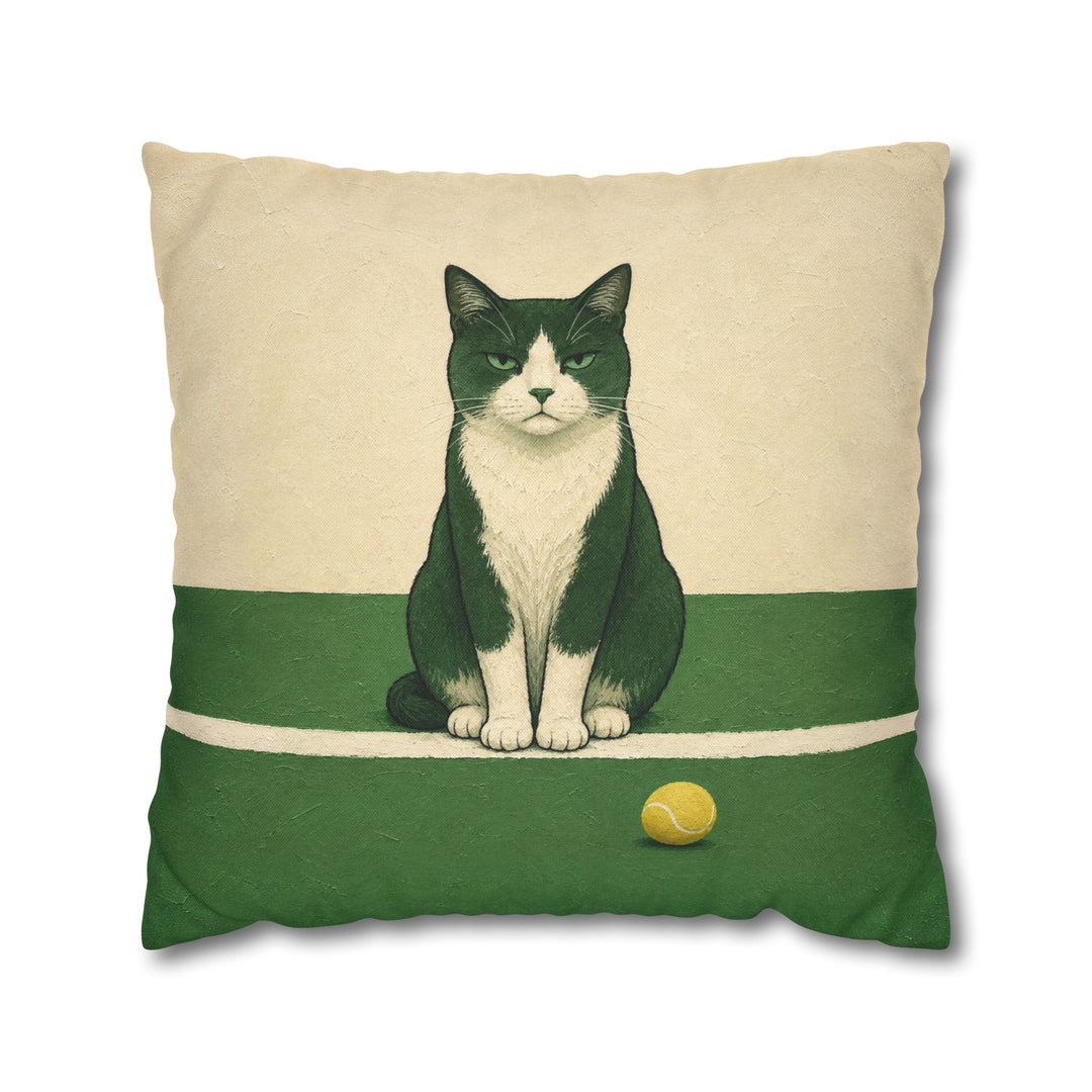 Line Judge – Tennis Wall Art with a Cat Exactly on the Baseline – Pillow / Cover