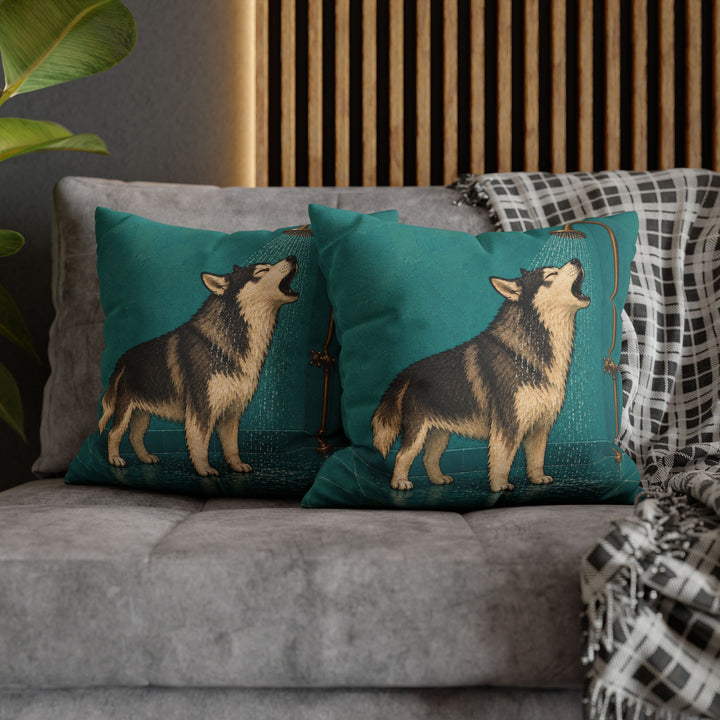 Shower Solo – Funny Bathroom Art with a Howling Husky – Pillow / Cover