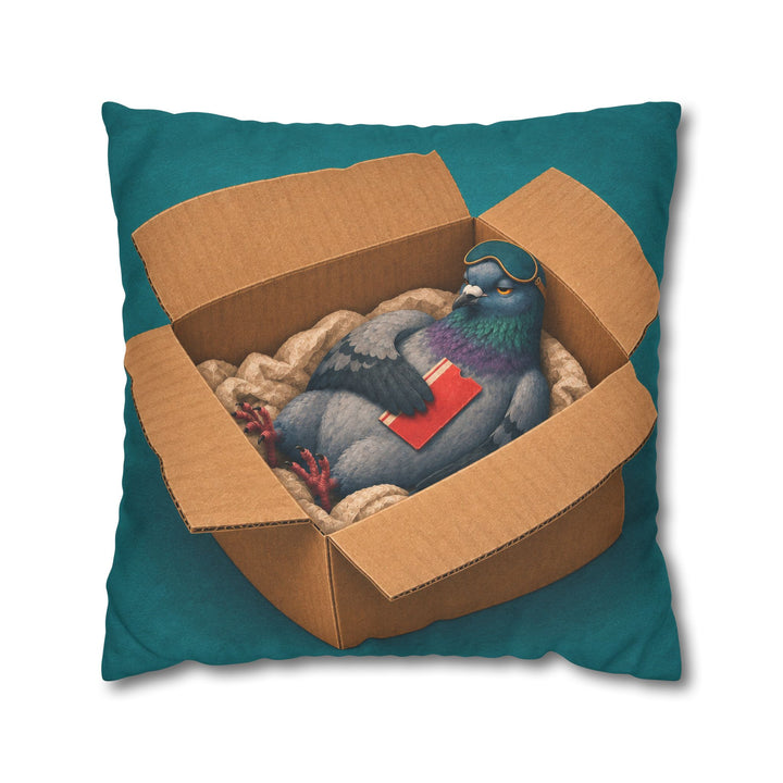 First Class – Pigeon Painting with a Luxurious Cardboard Nest – Pillow / Cover