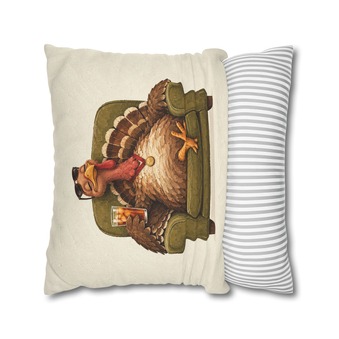 The Pardoned – Turkey Art with a Tiny Medal and Deep Relaxation – Pillow / Cover